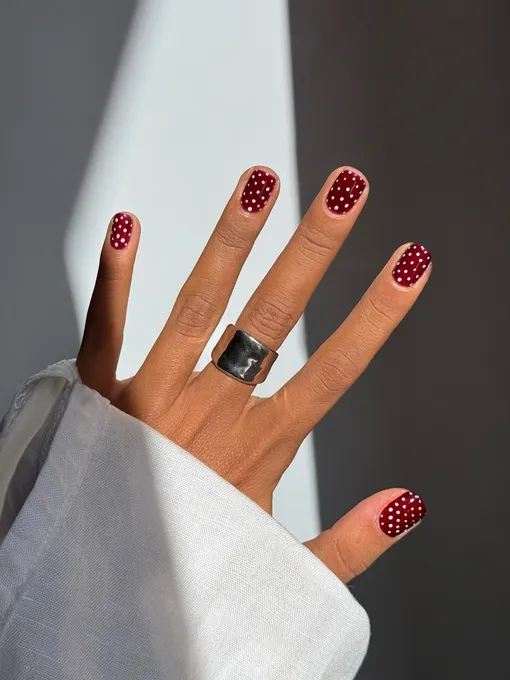 Трендовые дизайны маникюра на Новый год 2026 Трендовые дизайны маникюра на Новый год 2026