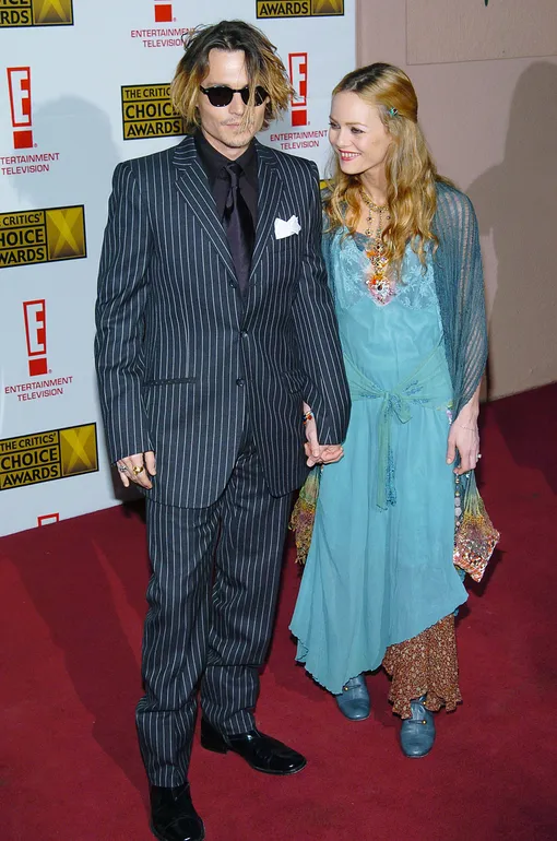 Джонни Депп и Ванесса Паради на церемонии вручения премии Annual Critics' Choice Awards в 2004 году