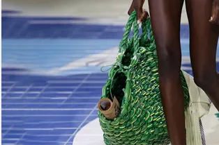 Самая модная сумка лета — как она выглядит