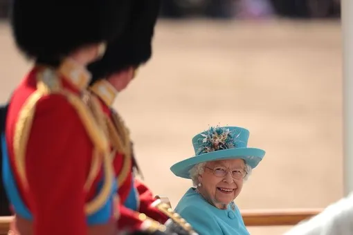 10 фотодоказательств, что Елизавета II не просто королева, а любящая бабушка