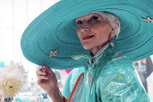 70-летняя мама Илона Маска снялась в рекламной кампании Tiffany