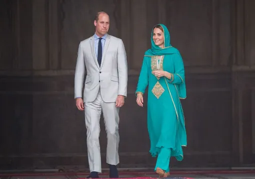 Кейт Миддлтон и принц Уильям посетили мечеть в Пакистане