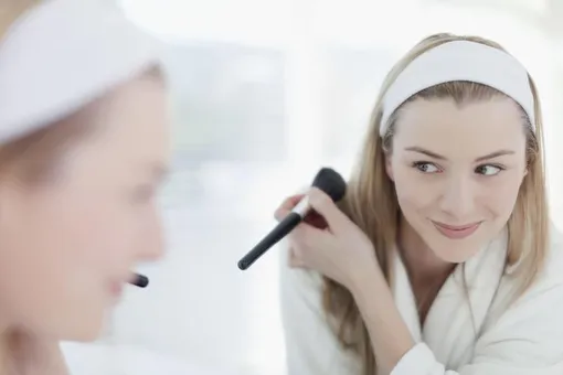 Матирующие салфетки помогут увеличить стойкость макияжа