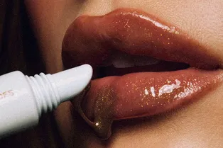 8 продуктов для губ с эффектом филлера, которые действительно работают