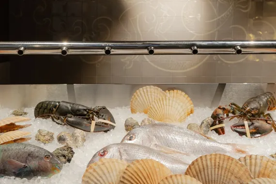 Гастрономический дайджест: новый рыбный ресторан и ужин с видом на столицу