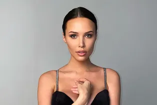 Анастасия Решетова дала отпор подписчикам, которые не верят, что объем ее талии 62 см