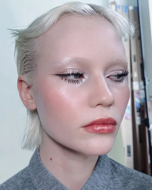 трендовые идеи макияжа с хайлайтером