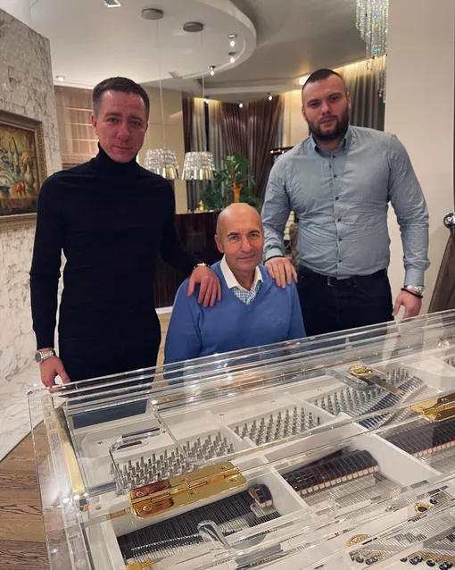 Игорь Крутой с сыновьями Николаем и Яковом Игорь Крутой с сыновьями Николаем и Яковом