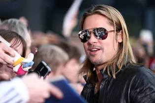 Брэд Питт: «Слава заставляет почувствовать себя девушкой, проходящей мимо бригады строителей» Брэд Питт: «Слава заставляет почувствовать себя девушкой, проходящей мимо бригады строителей»