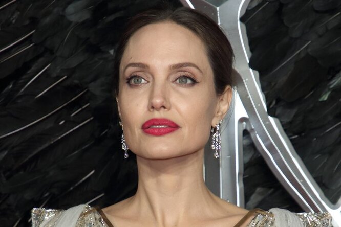Анджелину Джоли срочно эвакуировали из-за угрозы взрыва во время съемок