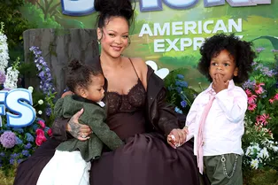 Годовалый сын Рианны первым примерил лук из дебютной коллекции Джонатана Андерсона для Dior Годовалый сын Рианны первым примерил лук из дебютной коллекции Джонатана Андерсона для Dior