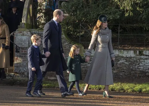 Принц Уильям и Кейт Миддлтон с семьей