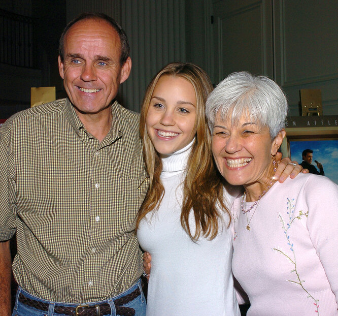 Аманда Байнс с родителями