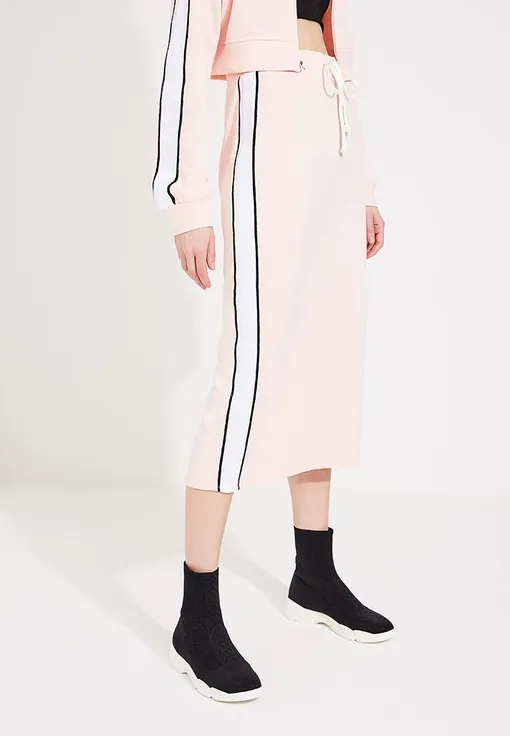 Juicy by Juicy Couture, 6 600 руб. (на сайте Lamoda) Juicy by Juicy Couture, 6 600 руб. (на сайте Lamoda)