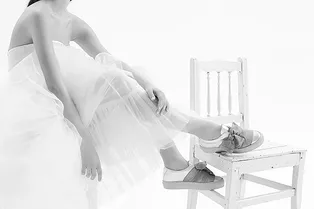 Какую обувь надеть на свадьбу (кроме «шпилек»)? 4 красивые и удобные пары от AGL
