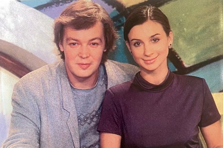 Шәует пен қарлығаштың суреті Волосатые киска мастурбация