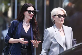 Это окрашивание как у Энн Хэтэуэй на съемках «Дьявол носит Prada» — главный тренд осени