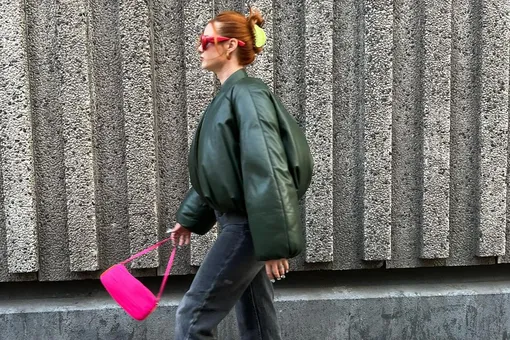 Эта куртка способна испортить даже идеальную фигуру. Но модницы все равно от нее без ума Эта куртка способна испортить даже идеальную фигуру. Но модницы все равно от нее без ума