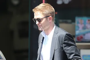 Роберт Паттинсон встречается сразу с двумя девушками?