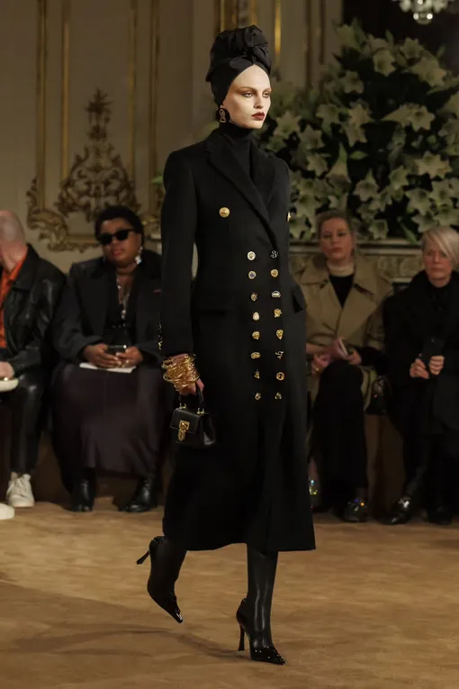 Показ Schiaparelli Показ Schiaparelli