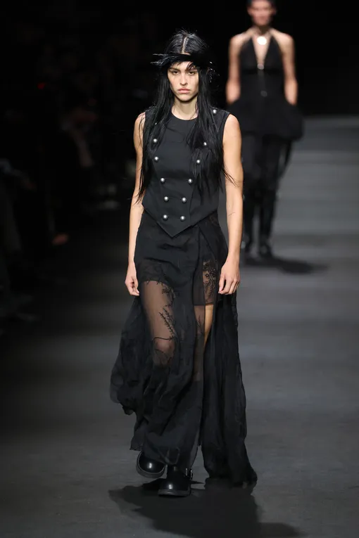 Ann Demeulemeester, весна-лето 2026 Ann Demeulemeester, весна-лето 2026