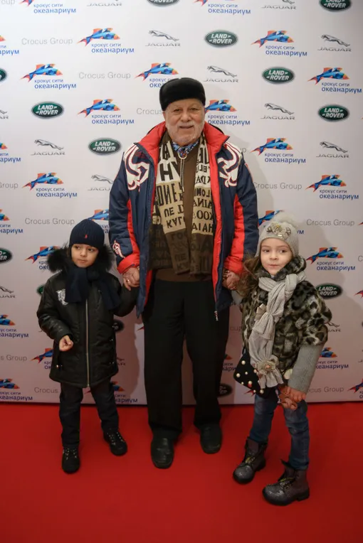 Бедрос Киркоров с внуками Мартином и Аллой-Викторией