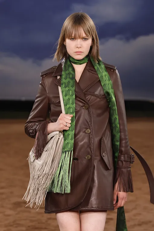 Burberry, весна-лето 2026 какую сумку купить на весну