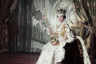 Знатоки легендарных бриллиантов блеснут ответом сразу. А вы догадаетесь, сколько стоит корона Елизаветы II?