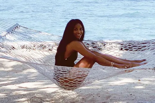 Сиара в купальнике с глубоким декольте отдыхала в Фиджи Сиара в купальнике с глубоким декольте отдыхала в Фиджи