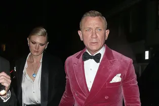 Любимая девушка агента 007: красавица-дочь поддержала Дэниэла Крэйга на премьере