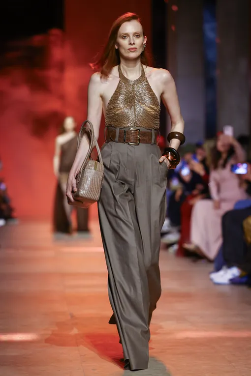 какие брюки в моде в 2026-м