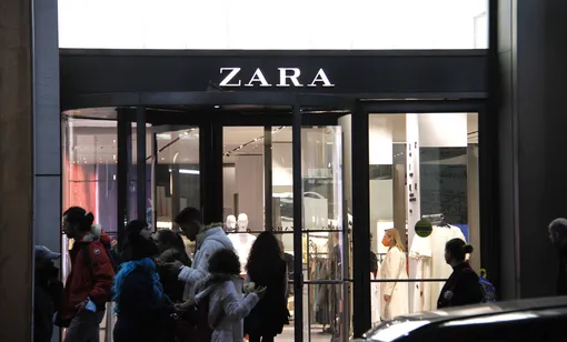 Бренд Zara временно приостановил работу в России в начале марта
