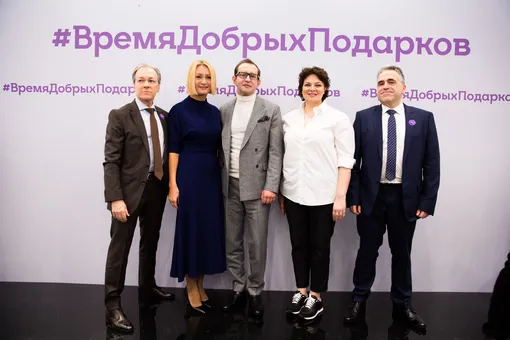 Владислав Флярковский, Татьяна Володина, Константин Хабенский, Алена Мешкова и Паскаль Яфиль Владислав Флярковский, Татьяна Володина, Константин Хабенский, Алена Мешкова и Паскаль Яфиль