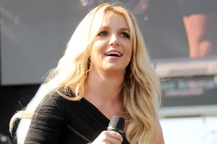 Бритни Спирс потеряла голос?