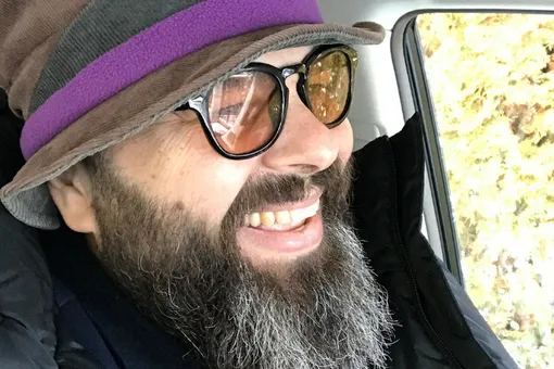 Худой и юный: Максим Фадеев заинтриговал снимком 30-летней давности Худой и юный: Максим Фадеев заинтриговал снимком 30-летней давности