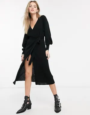 Трикотажное платье с запахом и объемными рукавами ASOS DESIGN, 2990 руб.