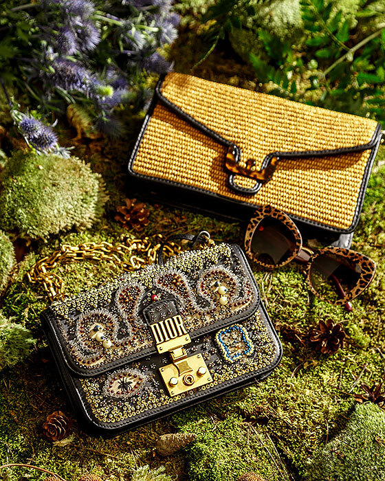 Сумка из рафии Coccinelle; сумка из кожи с отделкой из текстиля и бисера Dior; очки из металла и ацетата Dolce&Gabbana