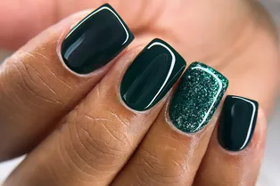 17 идей маникюра в изумрудных оттенках, которые можно повторить в декабре-2025 17 идей маникюра в изумрудных оттенках, которые можно повторить в декабре-2025