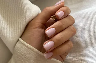 Что такое Bubblegum Nails — и почему это главный нейл-тренд весны