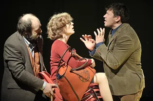 Спектакль. «Летние осы кусают нас даже в ноябре»