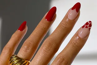 От лаконичных до самых ярких: 18 идей маникюра, которые можно повторить на 14 февраля От лаконичных до самых ярких: 18 идей маникюра, которые можно повторить на 14 февраля