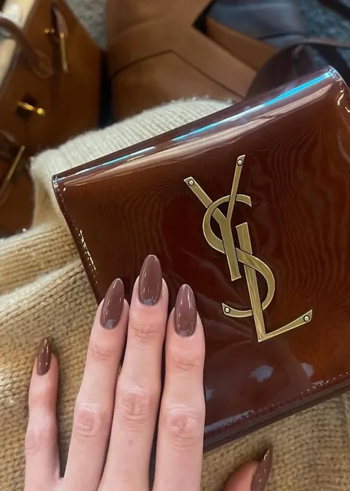 Маникюр в шоколадных тонах Маникюр в шоколадных тонах