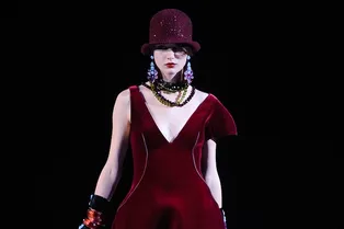 Истина в вине: наряды винных оттенков