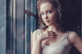 Звезда сериала «Колл-центр» Юлия Хлынина поделилась чувственным фото в боди