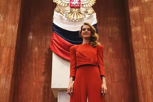 Гостья из будущего: Наталья Водянова в образе, вдохновленном модой СССР