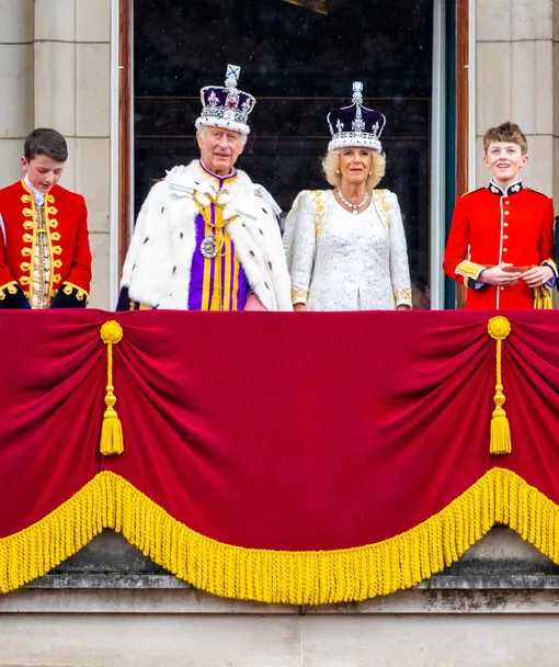 Карл III официально стал королем Великобритании, а Камилла - королевой-консорт