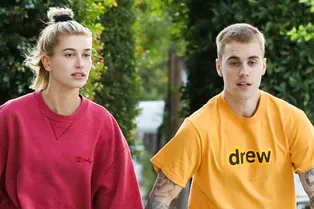 Романтика! Джастин Бибер исполнил серенаду Хейли Болдуин прямо на улице Романтика! Джастин Бибер исполнил серенаду Хейли Болдуин прямо на улице