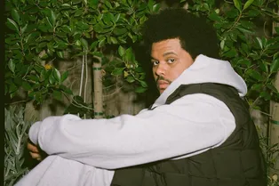 Из-за операции рэпер The Weeknd изменился до неузнаваемости Из-за операции рэпер The Weeknd изменился до неузнаваемости