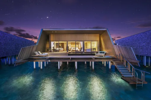 The St. Regis Maldives Vommuli Resort стал лучшим курортом класса люкс 2017 года