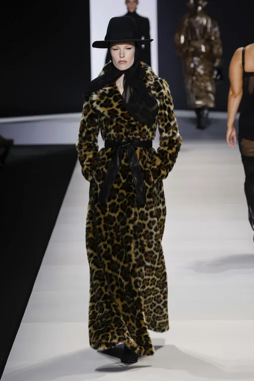 Леопардовая верхняя одежда в моде весной